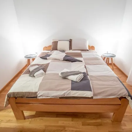 Apartment As 1 *